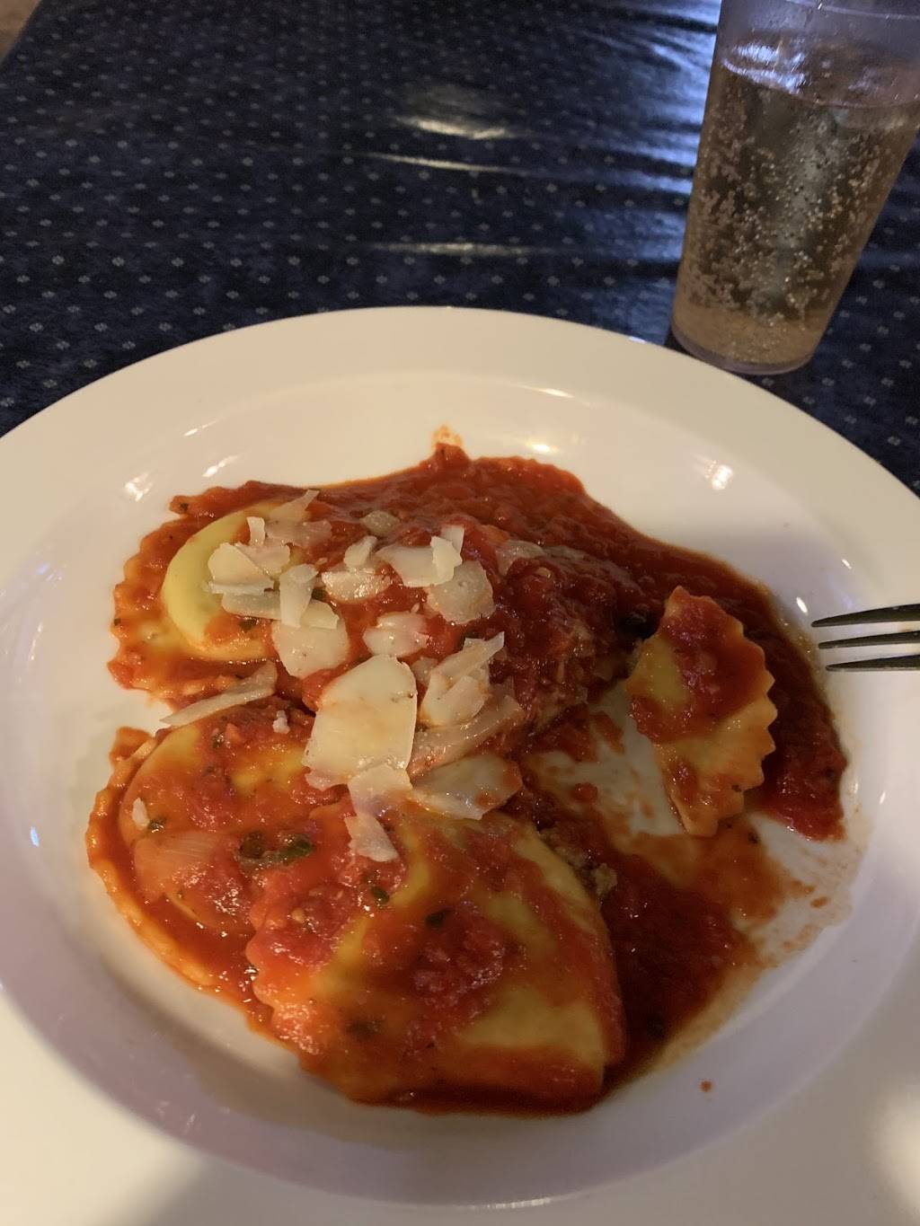 DRoccos: An Italian Joint | restaurant | 301 Mill St, Occoquan Historic District, VA 22125, USA | 5715723087 OR +1 571-572-3087