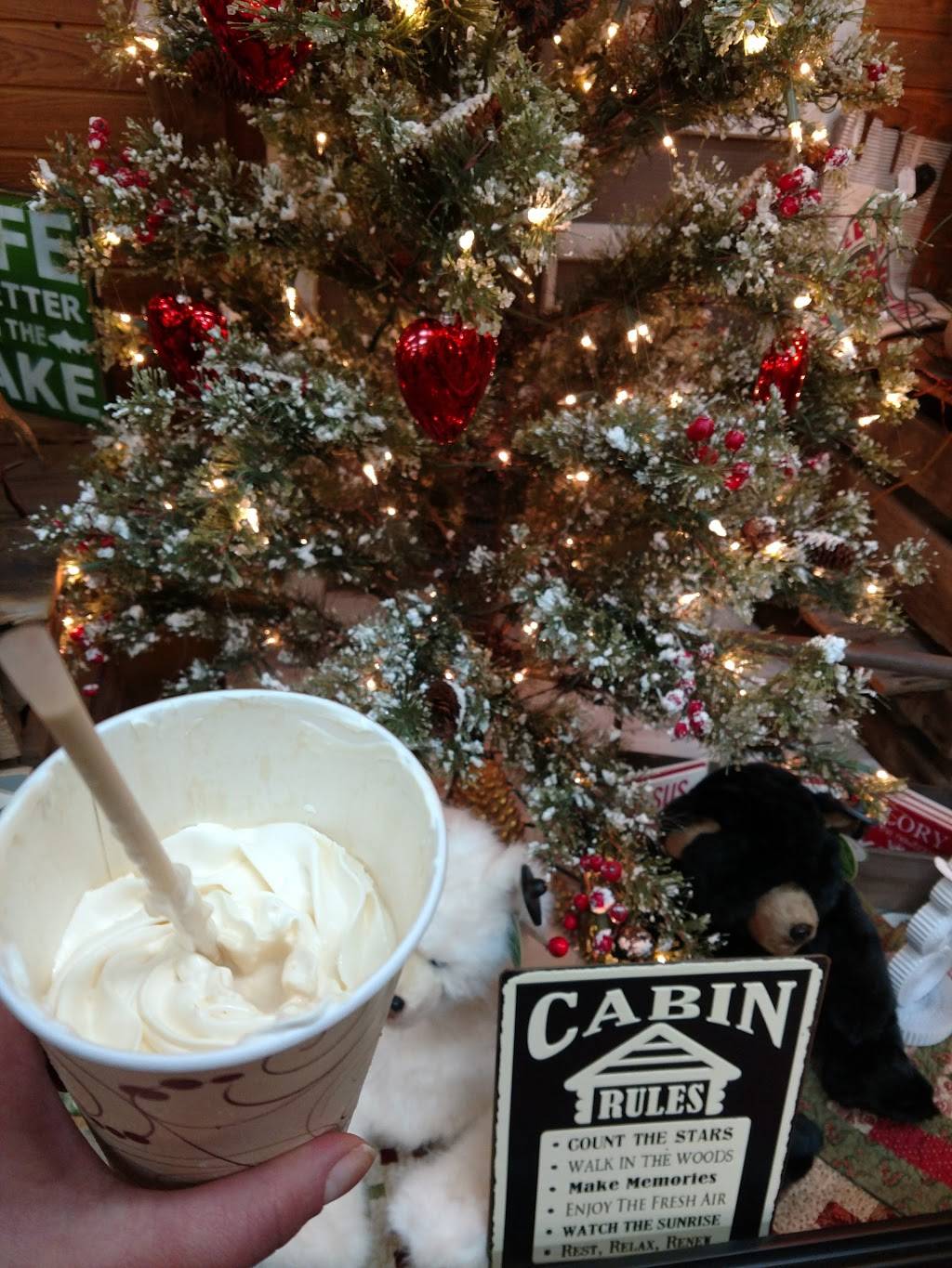 Cindy’s Café and Gifts | restaurant | S2273 Timothy Ln, Baraboo, WI 53913, USA | 6083562211 OR +1 608-356-2211