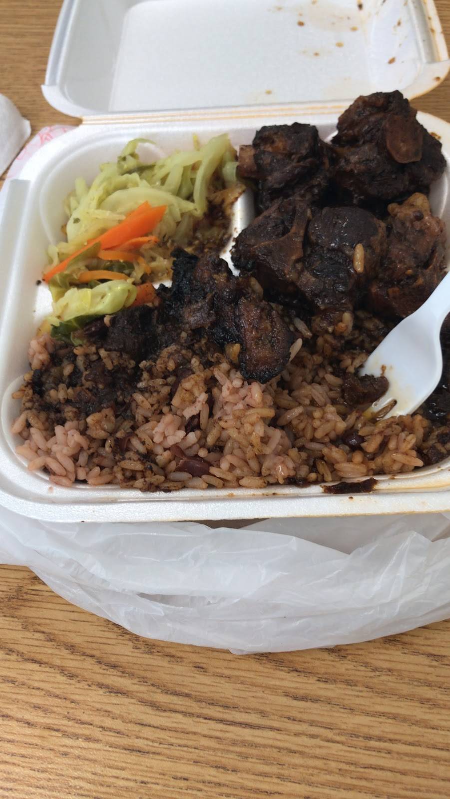 Garveys Grocery & Restaurant | restaurant | 2575 White Haven Dr, Marietta, GA 30064, USA | 6783840766 OR +1 678-384-0766