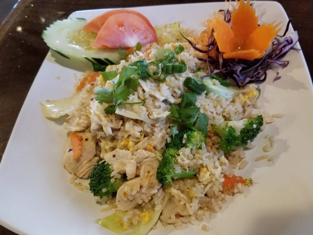 Siam Thai & Sushi | restaurant | 5460 E Bay Dr suite 100, Clearwater, FL 33764, USA | 7272210808 OR +1 727-221-0808