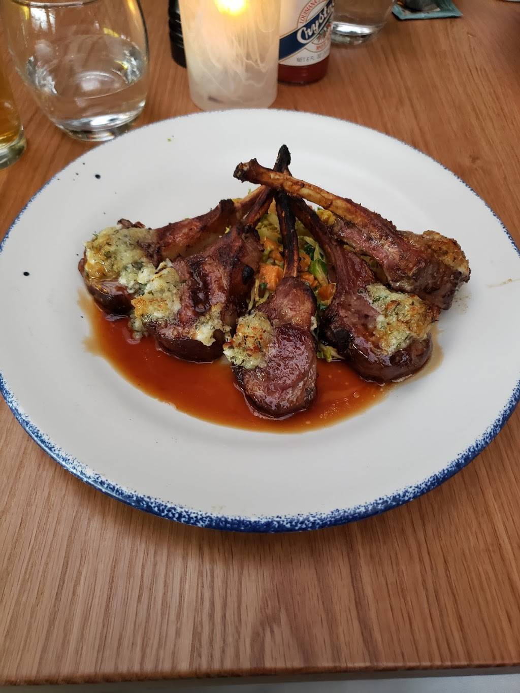 Lindeys Lake House | restaurant | 2101 Richmond Rd Suite L, Beachwood, OH 44122, USA | 2163425030 OR +1 216-342-5030