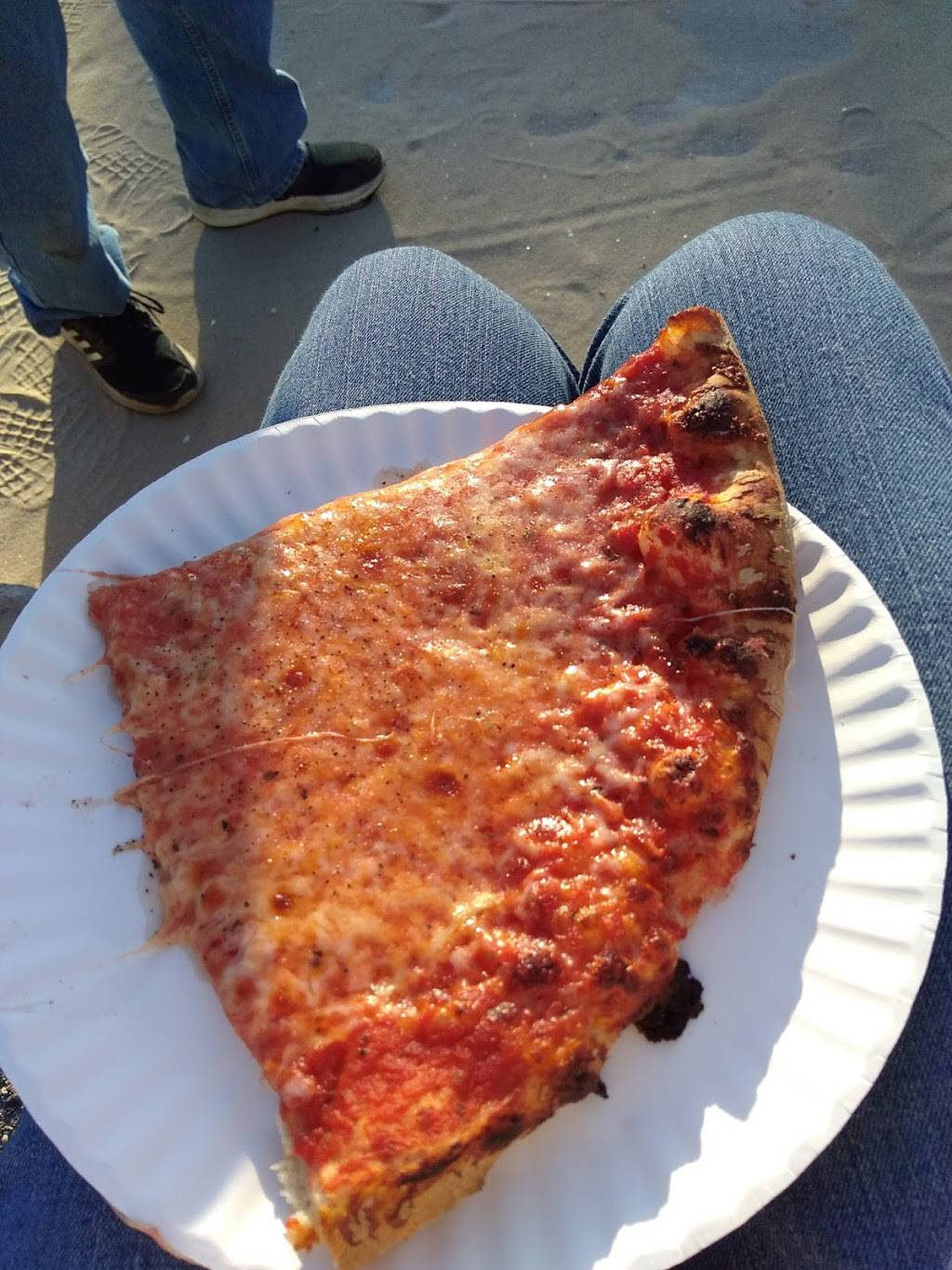 Bianchis Pizza | restaurant | 322 Revere Beach Blvd, Revere, MA 02151, USA | 7812849472 OR +1 781-284-9472