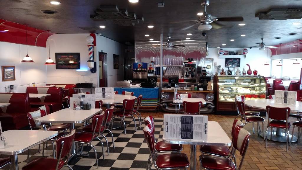 Bunker Hill Chill and Grill | restaurant | 4203 30th Street, Dorr, MI 49323, USA | 6168968103 OR +1 616-896-8103