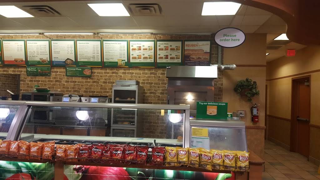 Subway Restaurants | restaurant | 1430 S Main St #101, Boerne, TX 78006, USA | 8302494832 OR +1 830-249-4832