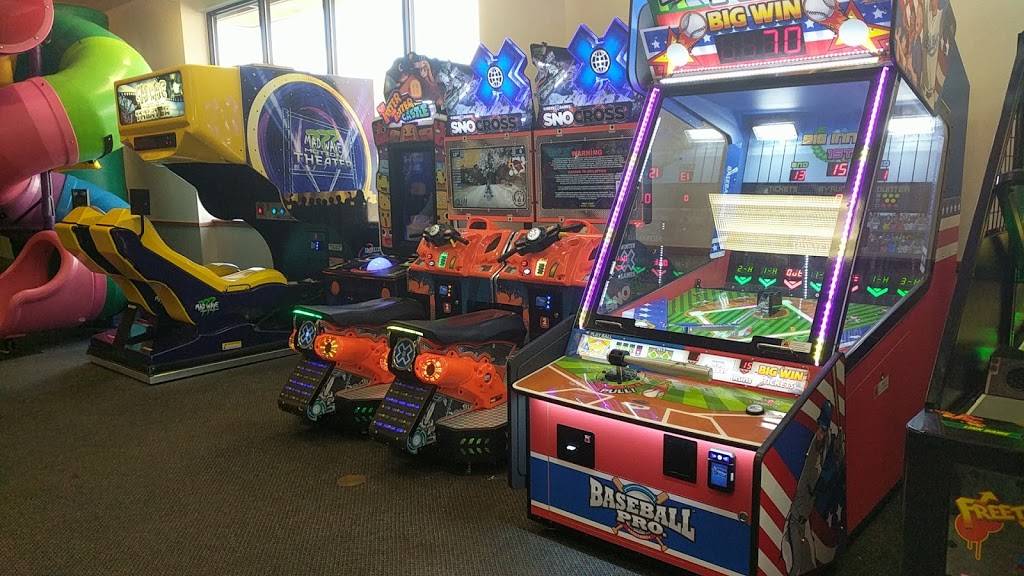 Chuck E. Cheese | restaurant | 3130 W Ridge Rd, Rochester, NY 14626, USA | 5852276360 OR +1 585-227-6360