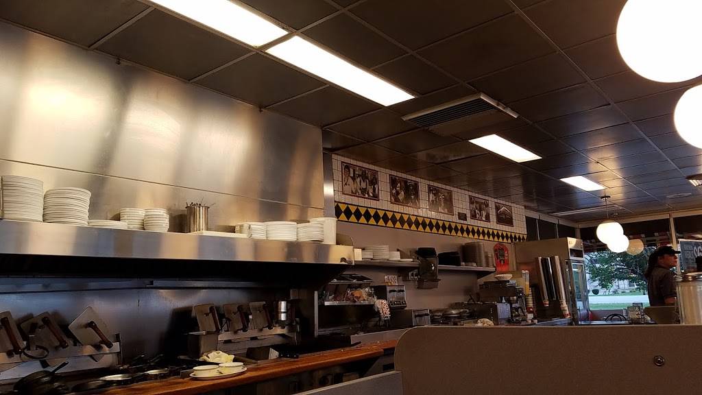 Waffle House | meal takeaway | 1232 E Ash St, Piqua, OH 45356, USA | 9376150233 OR +1 937-615-0233