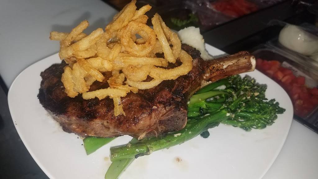 Michaels on the Waterfront | restaurant | 5 S Water St, Wilmington, NC 28401, USA | 9107694252 OR +1 910-769-4252