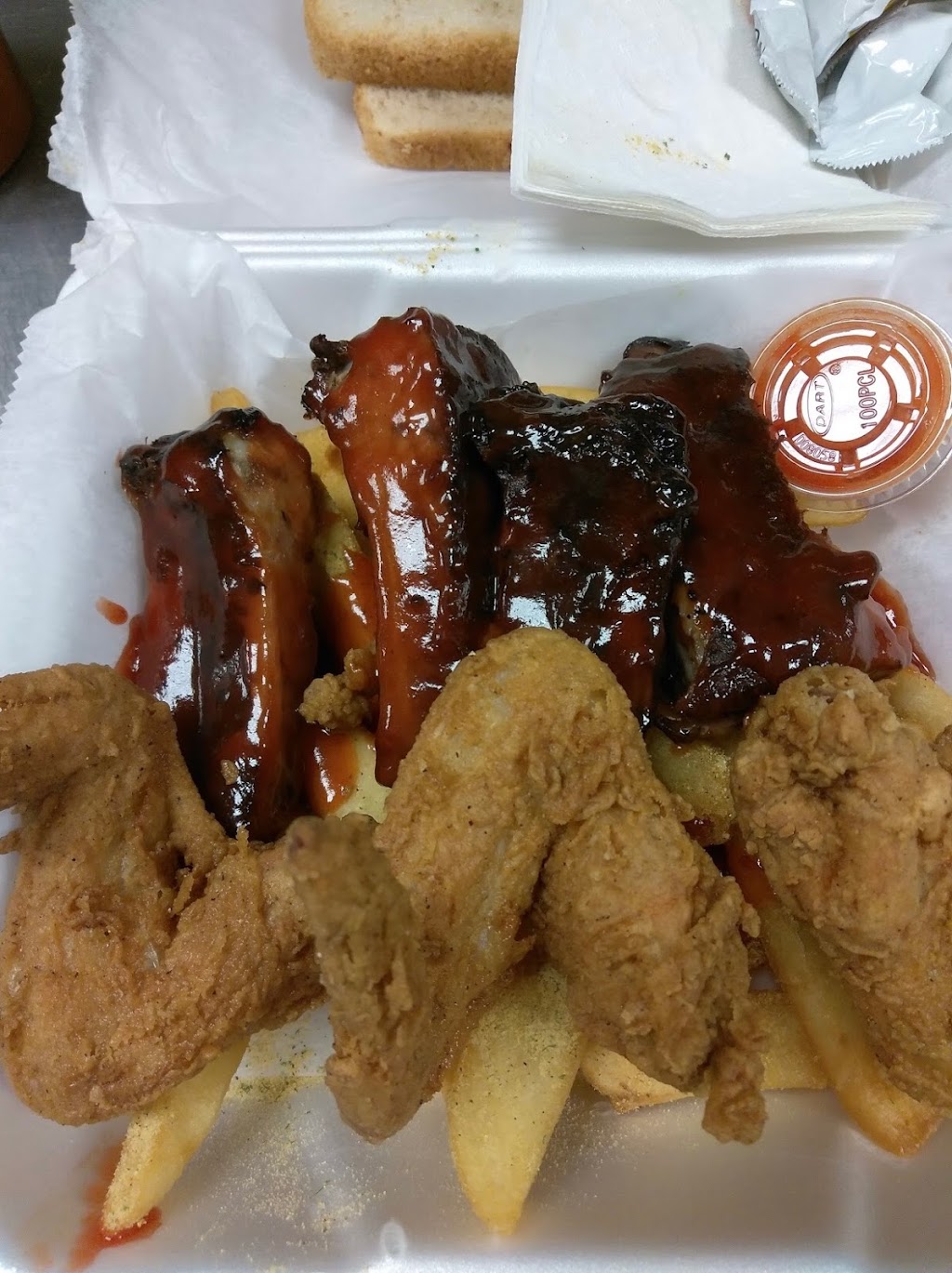 New Harper Seafood # 1 | restaurant | 12715 Harper Ave, Detroit, MI 48213, USA | 3134663088 OR +1 313-466-3088