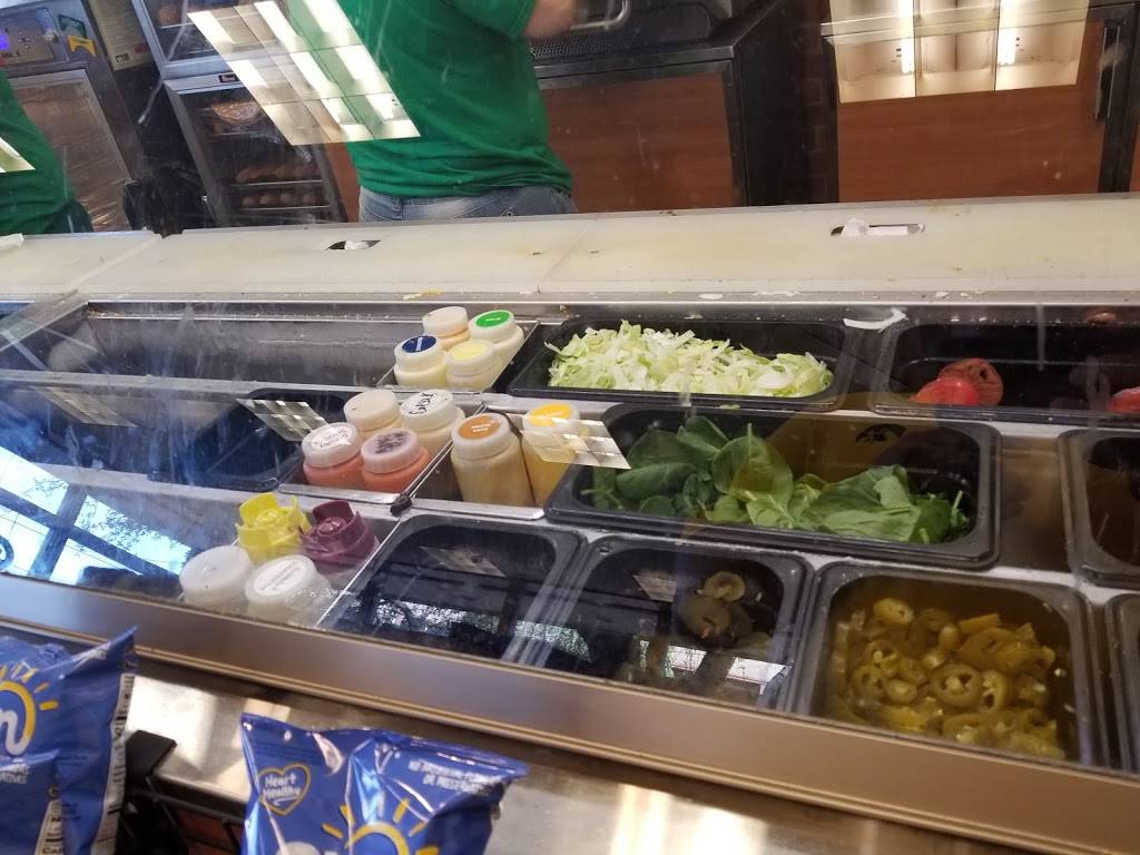 Subway Restaurants | restaurant | 4233 McCullough Ave, San Antonio, TX 78212, USA | 2108266215 OR +1 210-826-6215