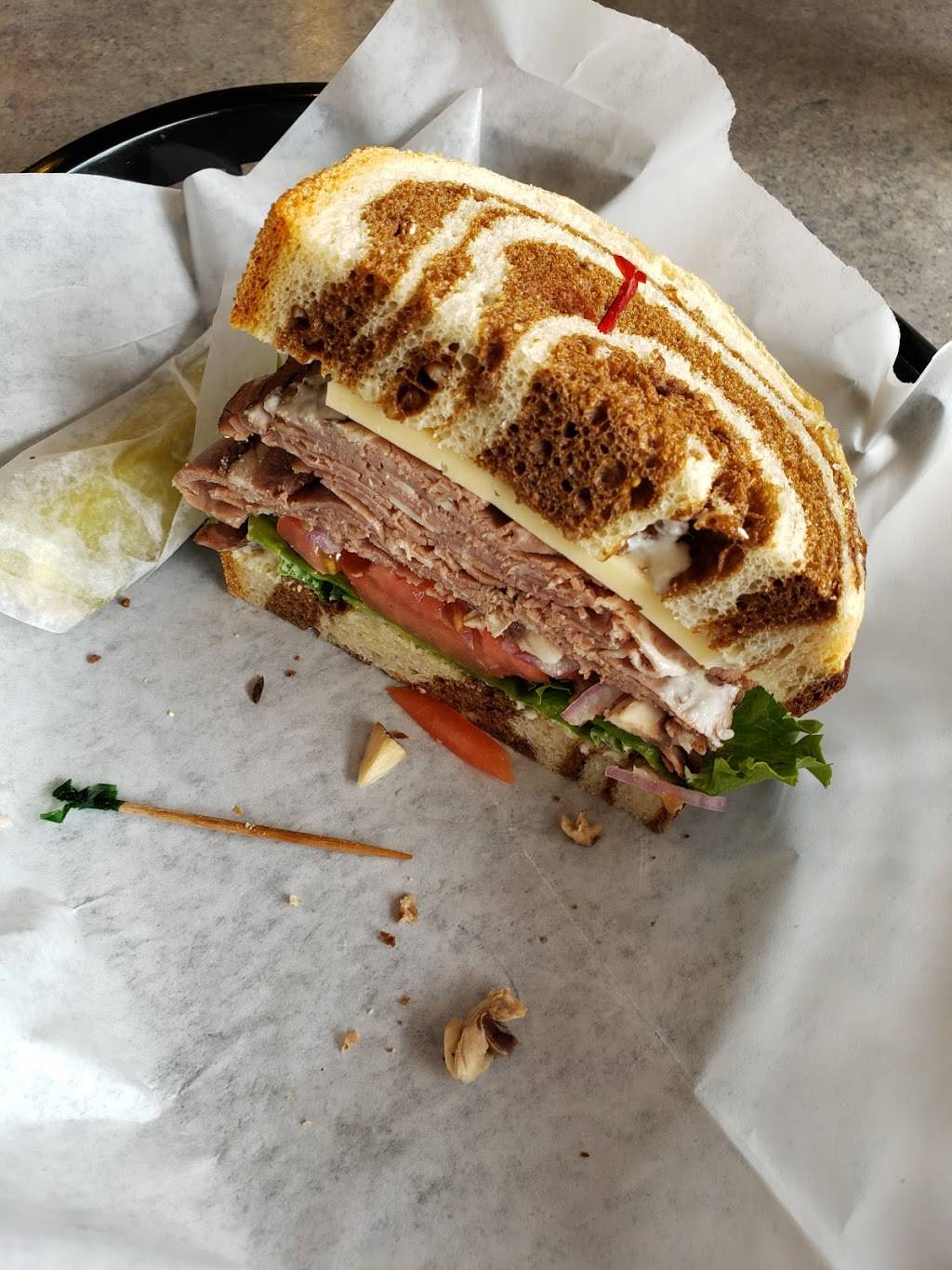 Dagwoods Deli & Catering | restaurant | 33179 Grand River Ave, Farmington, MI 48336, USA | 2484743800 OR +1 248-474-3800