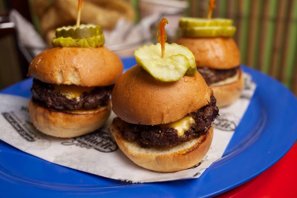 Big Billys Burger Joint | restaurant | 5070 International Blvd, North Charleston, SC 29418, USA | 8437474949 OR +1 843-747-4949