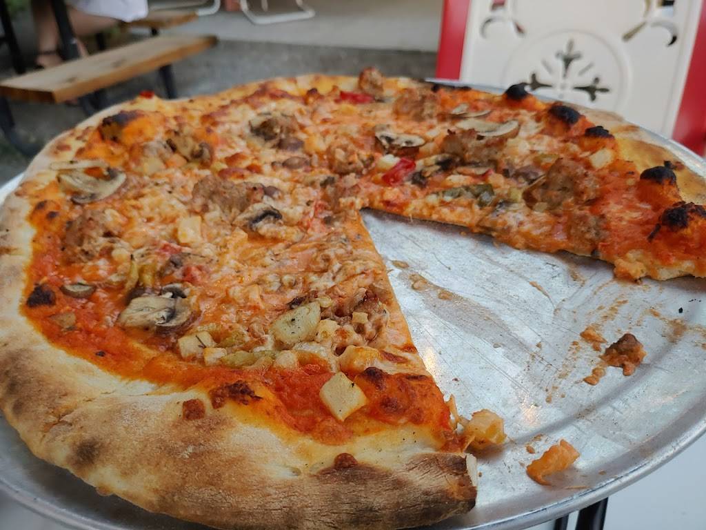 Pizza Lobo | meal takeaway | 3000 W Fullerton Ave, Chicago, IL 60647, USA | 3122651745 OR +1 312-265-1745