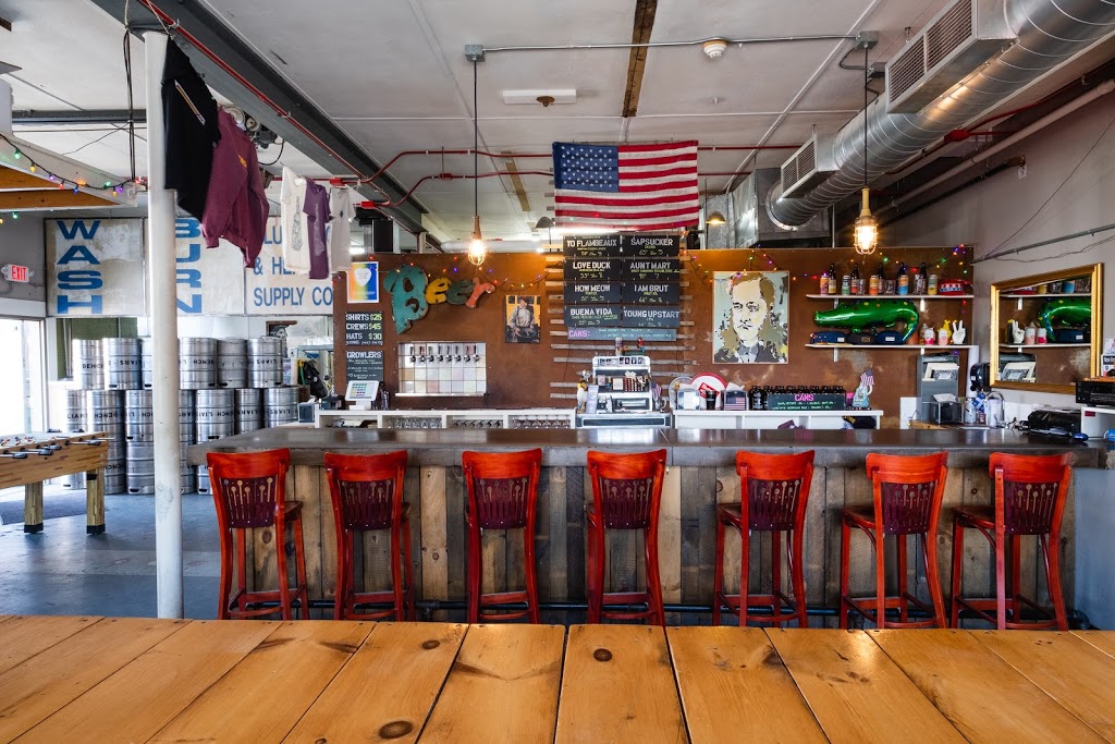 Liars Bench Beer Co | restaurant | 459 Islington St #4, Portsmouth, NH 03801, USA | 6032949156 OR +1 603-294-9156