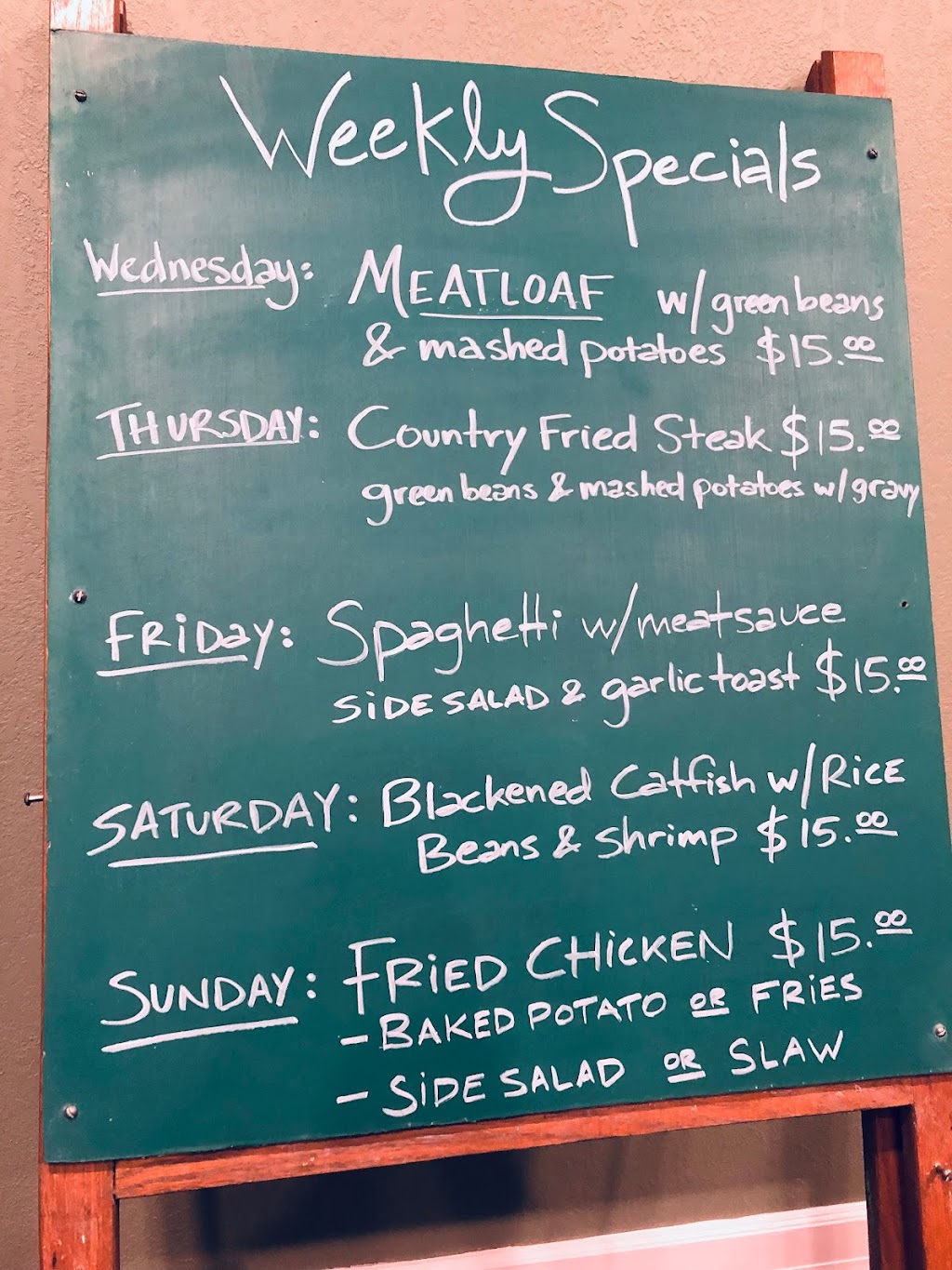 The Glenn Country Restaurant | restaurant | 2460 MO-105, Charleston, MO 63834, USA | 5736495135 OR +1 573-649-5135