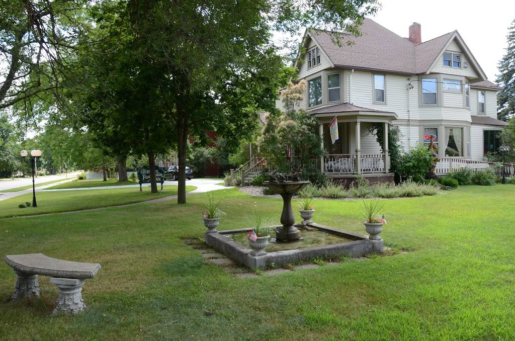 Green Fountain Inn | restaurant | 604 S Main St, Waupaca, WI 54981, USA | 7152585171 OR +1 715-258-5171