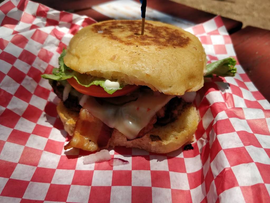 Love Creek Orchards/The Apple Store | bakery | 14024 TX-16 N, Medina, TX 78055, USA | 8302000302 OR +1 830-200-0302