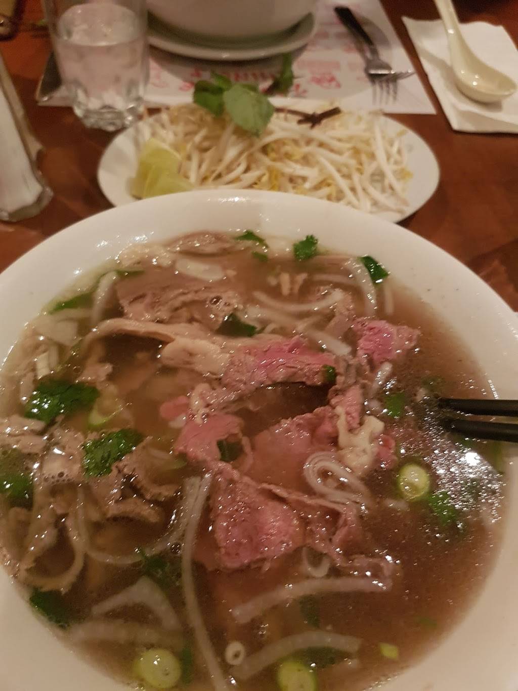 Restaurant Le Tonkin | restaurant | 6542 Boul St-Laurent, Montréal, QC H2S 3C6, Canada | 5142277221 OR +1 514-227-7221