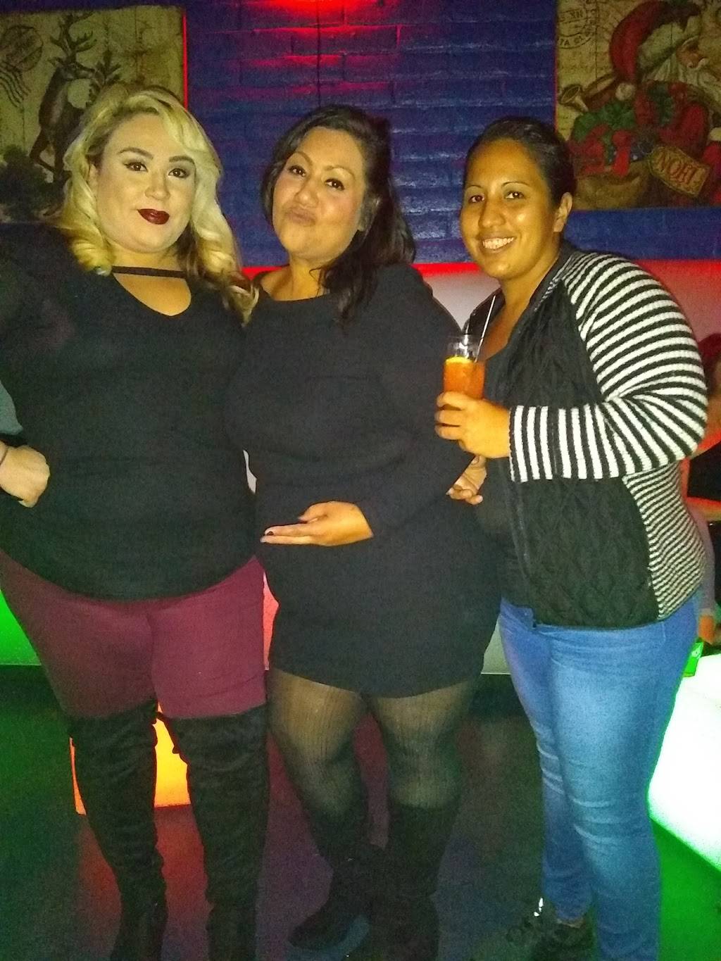 Skye Lemoore | night club | 219 E St, Lemoore, CA 93245, USA | 5596333133 OR +1 559-633-3133