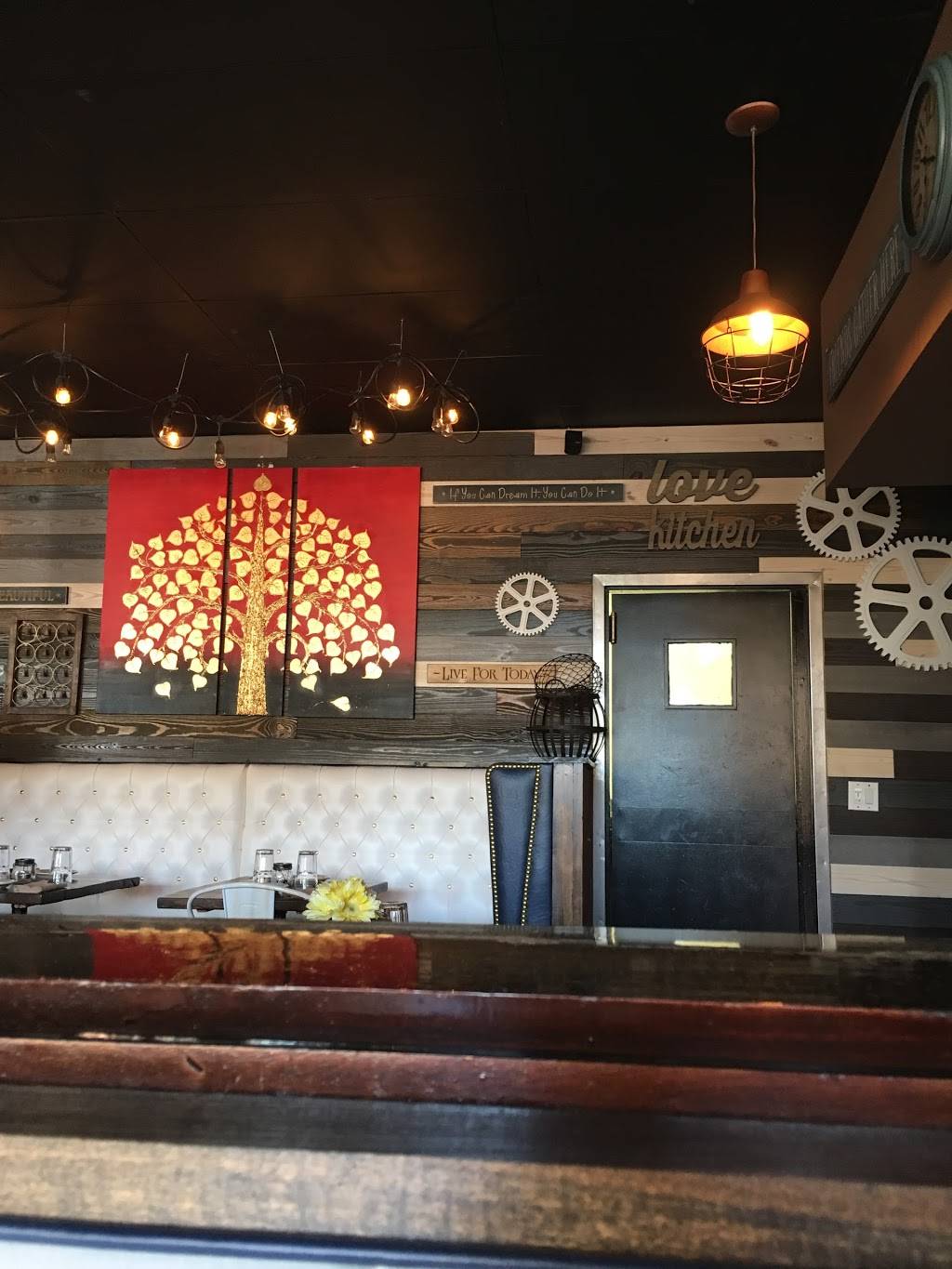 Thai Avenue Kitchen and Bar | restaurant | 552 Farmington Ave, Bristol, CT 06010, USA | 8608458240 OR +1 860-845-8240