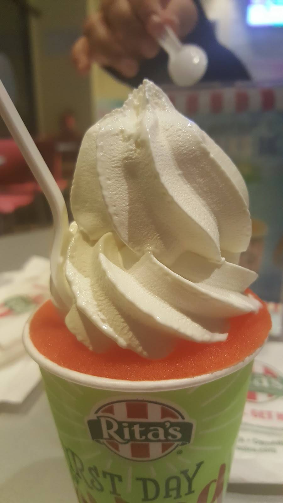 Ritas Italian Ice & Frozen Custard | restaurant | 1606 Village Market Boulevard Southeast #100, Leesburg, VA 20175, USA | 7037714600 OR +1 703-771-4600