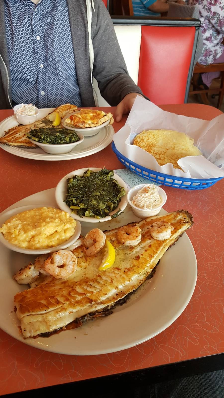 Coliseum Country Cafe | restaurant | 1904 Coliseum Blvd, Greensboro, NC 27403, USA | 3362991809 OR +1 336-299-1809