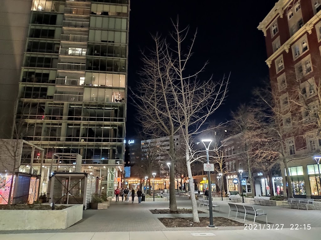 DCs Sports Bar | restaurant | 124 S Dubuque St, Iowa City, IA 52240, USA | 3193150690 OR +1 319-315-0690