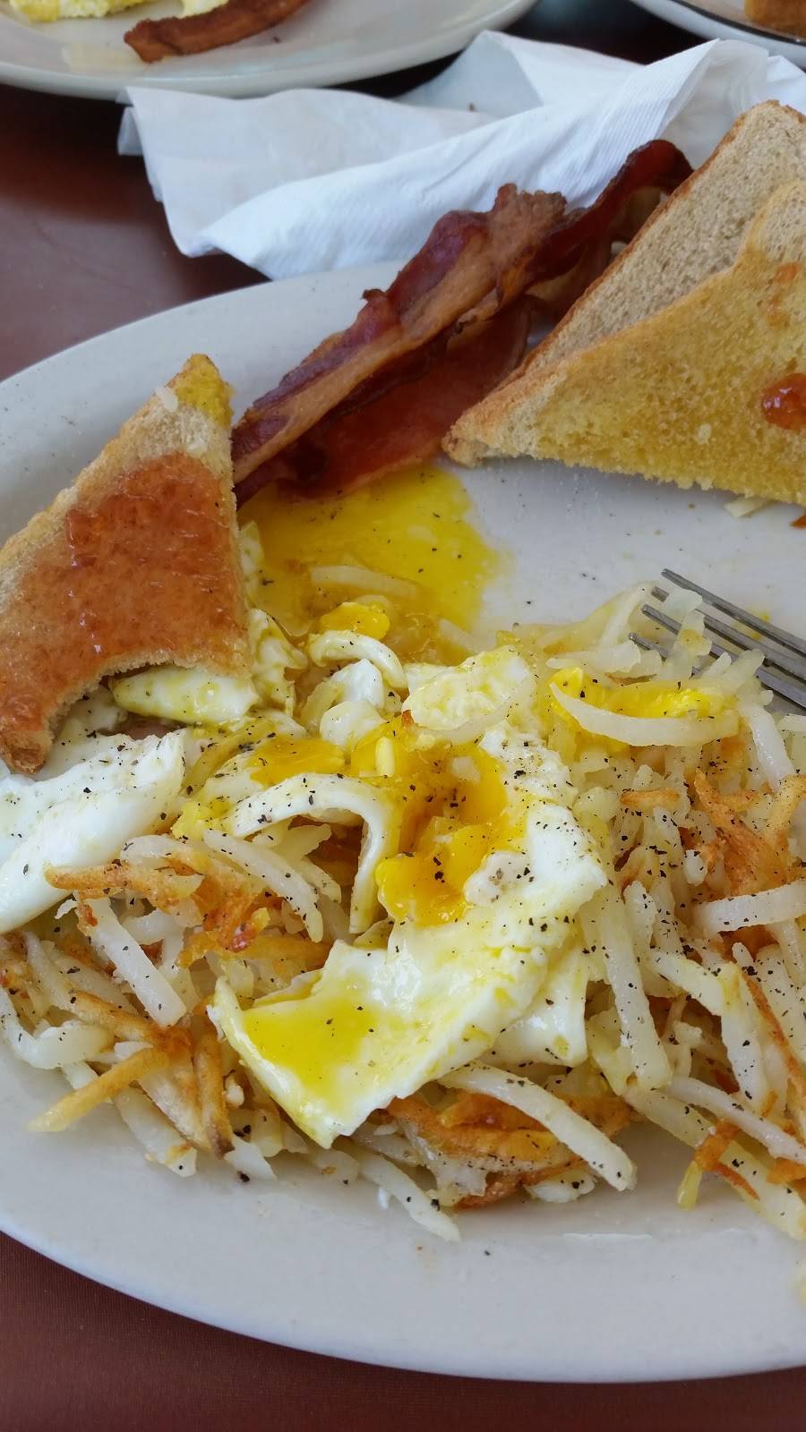 Lady Dis Diner | restaurant | 630 N Kingshighway St, St Charles, MO 63301, USA | 6369164442 OR +1 636-916-4442