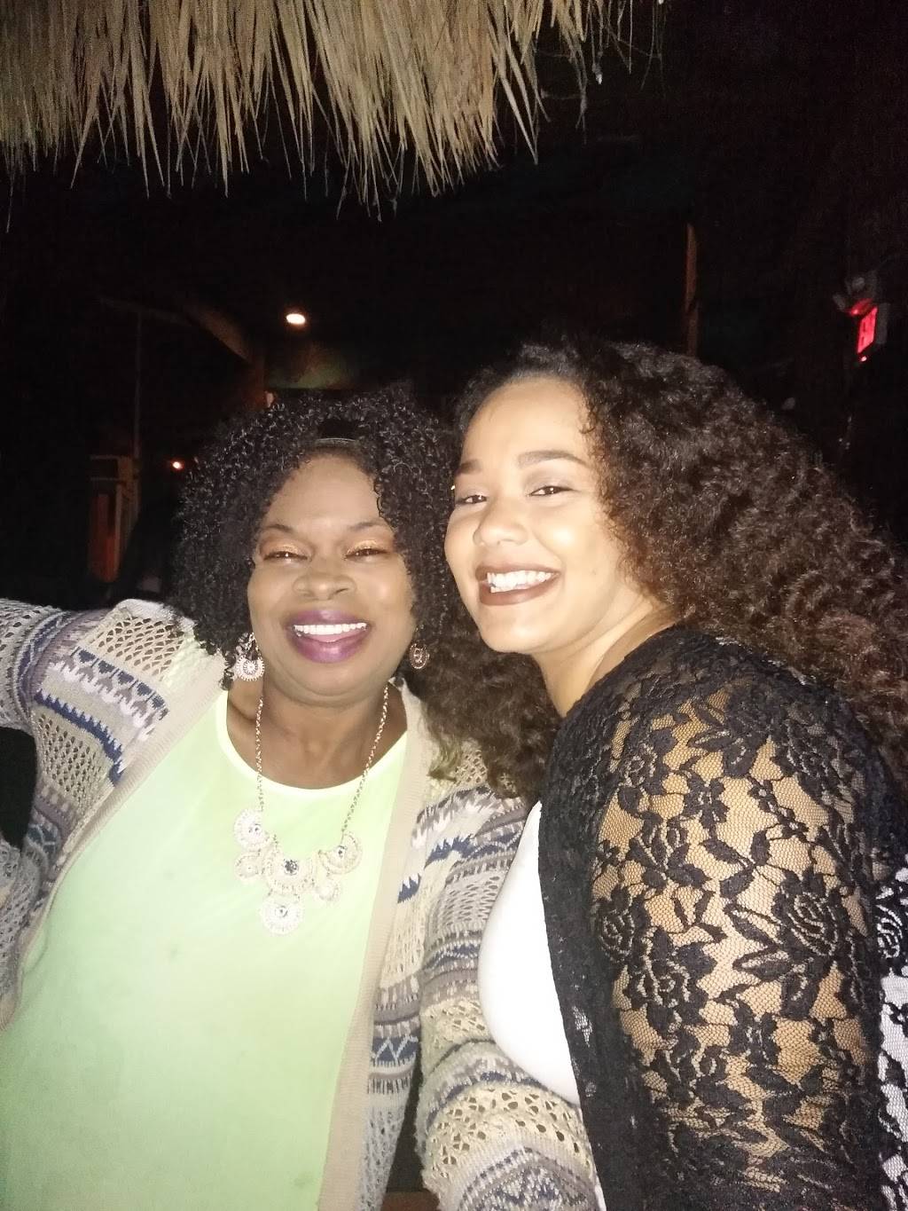 Green Gators Bar & Grill | restaurant | 9202 Anderson Rd, Tampa, FL 33634, USA | 8133042260 OR +1 813-304-2260