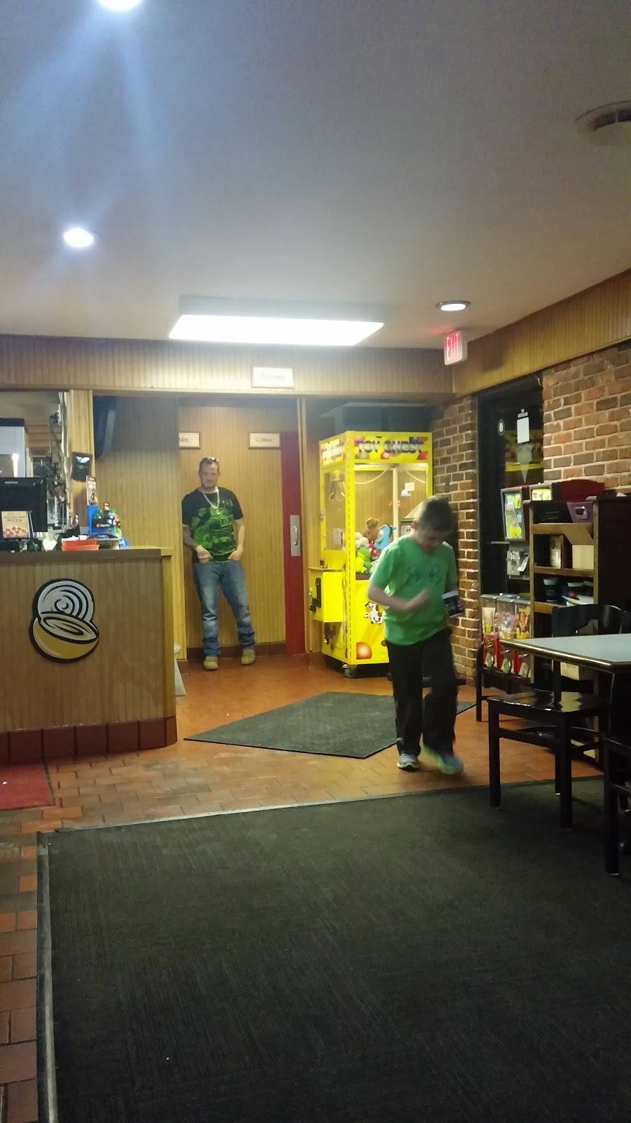 Pizza Hut | meal takeaway | 1205 E Edwardsville Rd, Wood River, IL 62095, USA | 6182598075 OR +1 618-259-8075