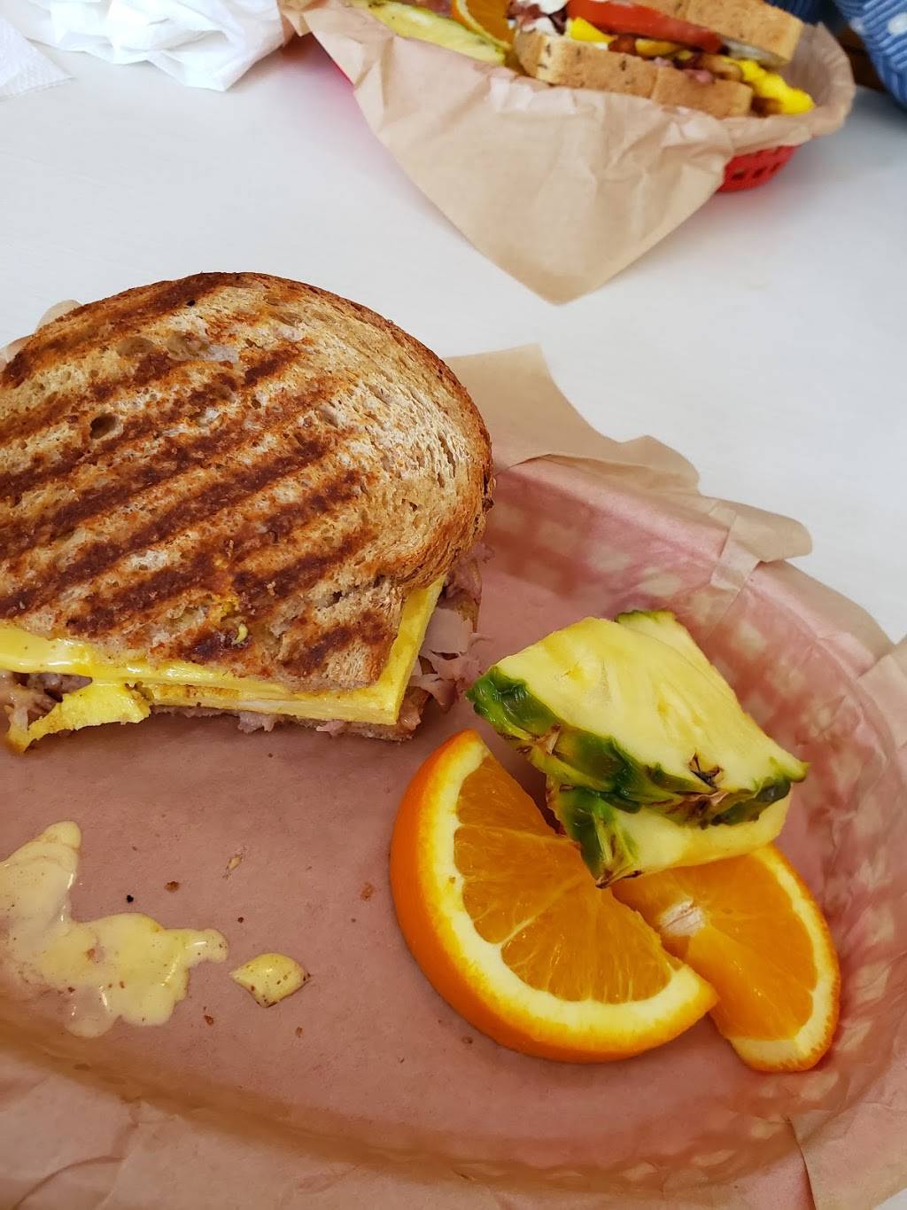 Wallace Station | restaurant | 3854 Old Frankfort Pike, Versailles, KY 40383, USA | 8598465161 OR +1 859-846-5161