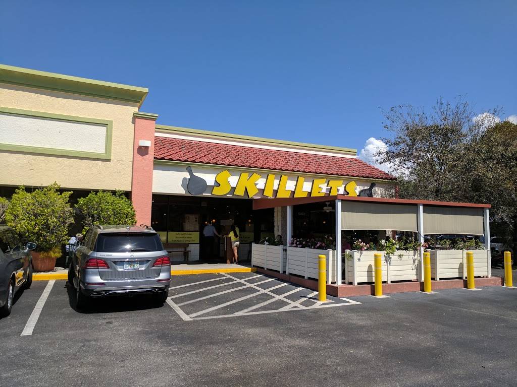Skillets | restaurant | 5461 Airport-Pulling Rd, Naples, FL 34109, USA | 2395661999 OR +1 239-566-1999