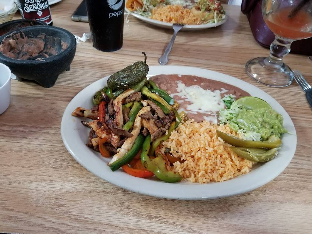 La Parrilla Mexican Restaurant | restaurant | 950 Oakdale Rd i, Modesto, CA 95355, USA | 2095722420 OR +1 209-572-2420