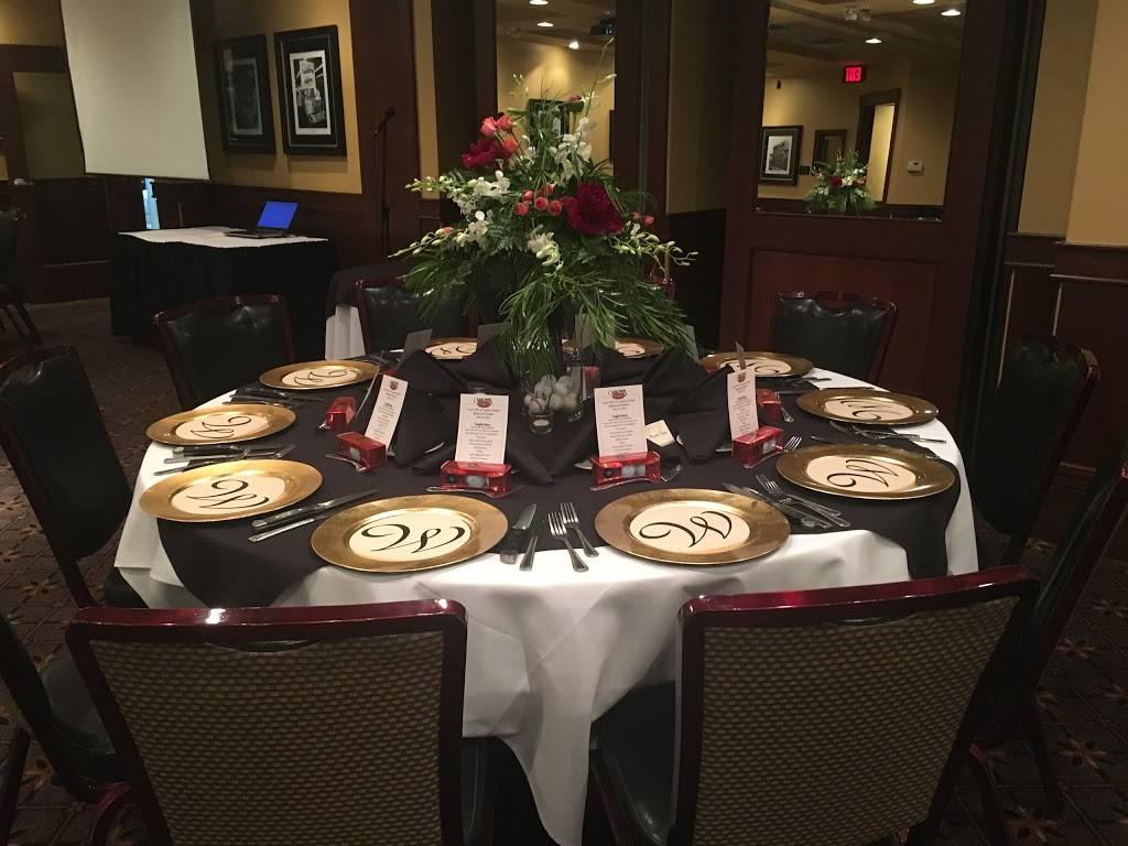 Malones Prime Events & Receptions | restaurant | 3373 Tates Creek Rd, Lexington, KY 40502, USA | 8599772602 OR +1 859-977-2602