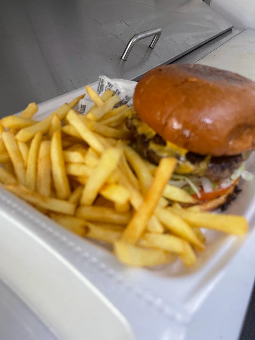 Burgerlicious Restaurant & Lemonade Bar | restaurant | 1565 W Main St Suite #210, Lewisville, TX 75067, USA | 8325305249 OR +1 832-530-5249