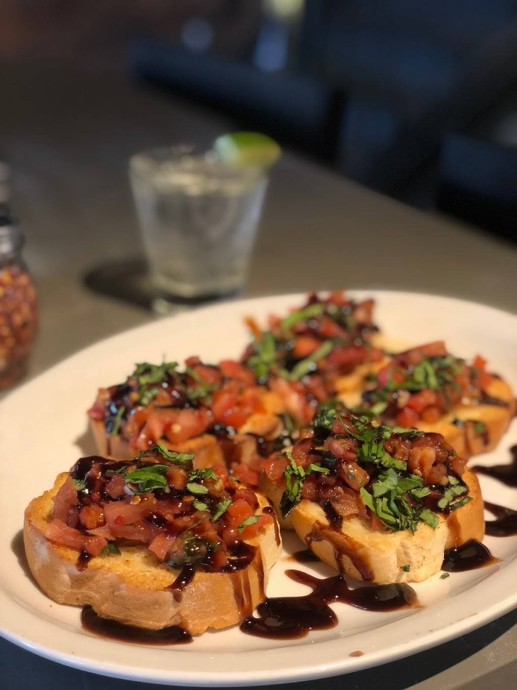 313 Pizza Bar | restaurant | 37 E Flint St, Lake Orion, MI 48362, USA | 2486909362 OR +1 248-690-9362