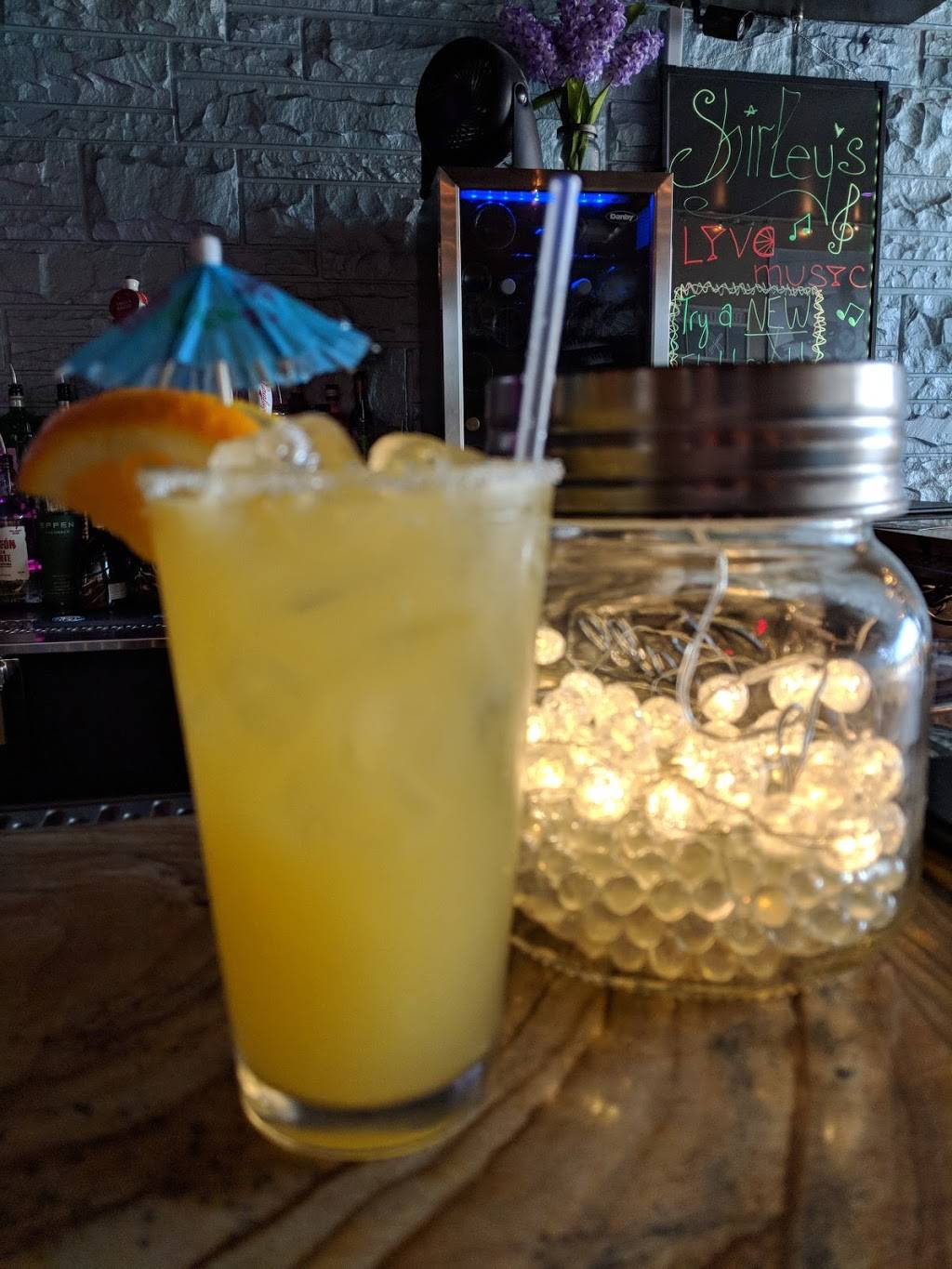 Shirleys Piano Bar | restaurant | 104 N Cook St, Barrington, IL 60010, USA | 2242088409 OR +1 224-208-8409