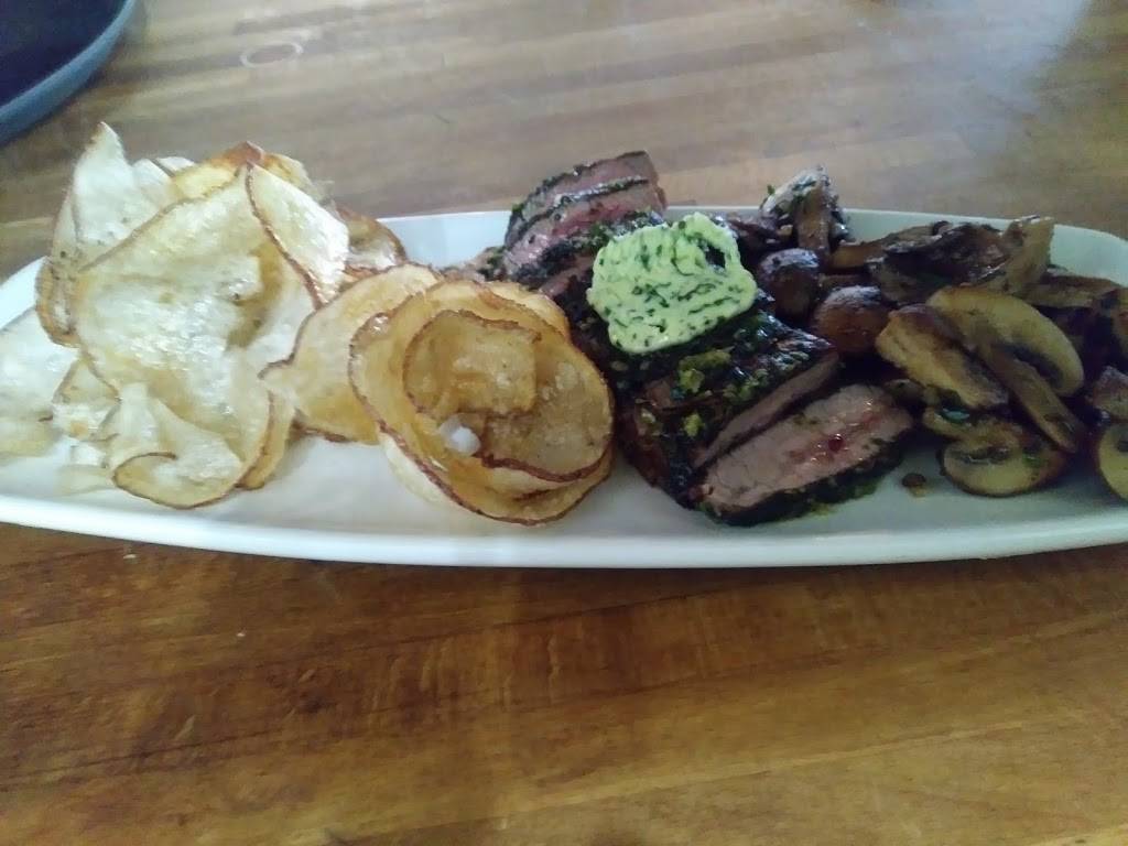 1840 Social | restaurant | 1840 Wyandotte St E, Windsor, ON N8Y 1E3, Canada | 5199828822 OR +1 519-982-8822