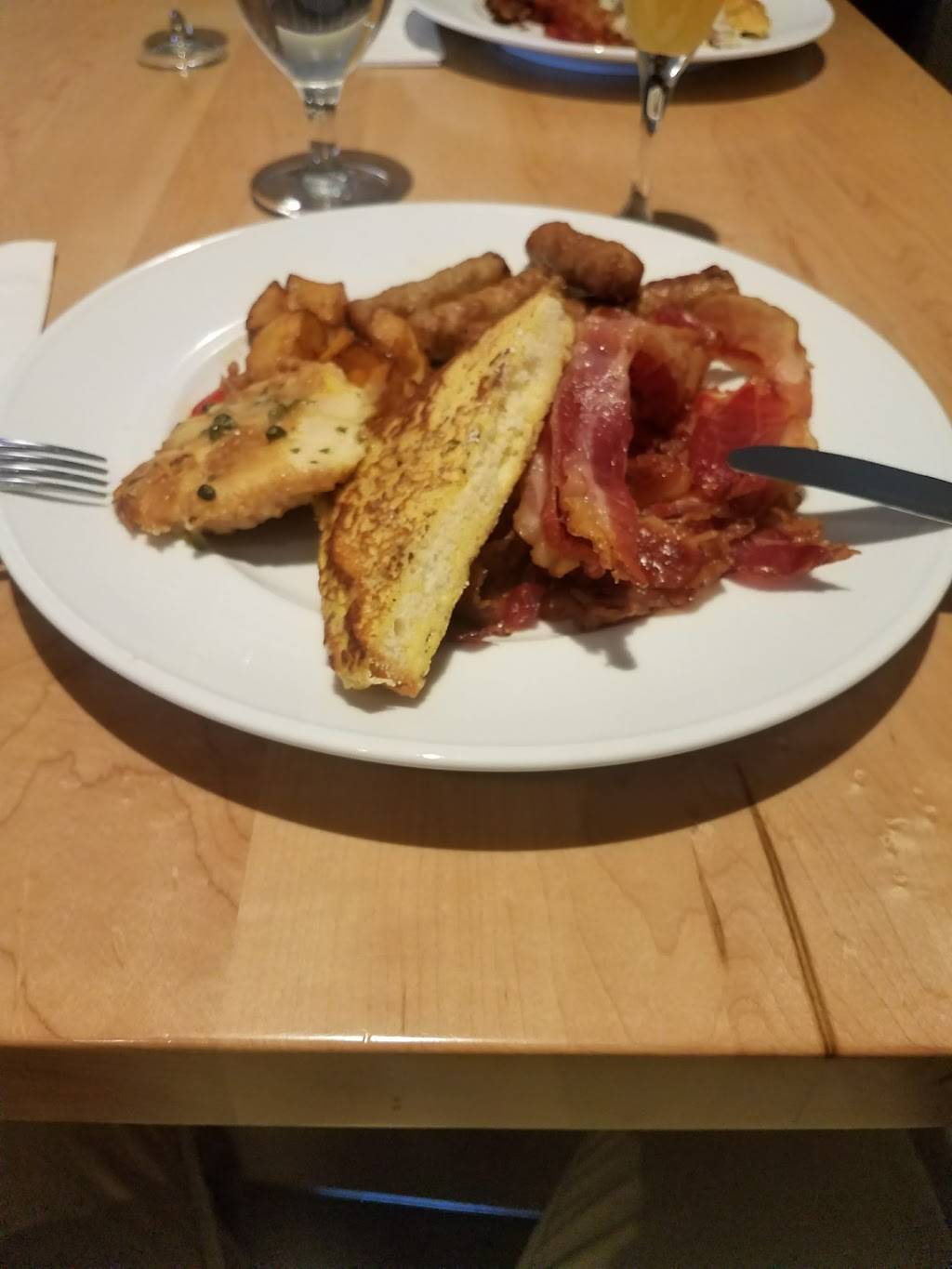 McLoones Bayonne Grille | restaurant | 400 NJ-440, Bayonne, NJ 07002, USA | 2018580500 OR +1 201-858-0500