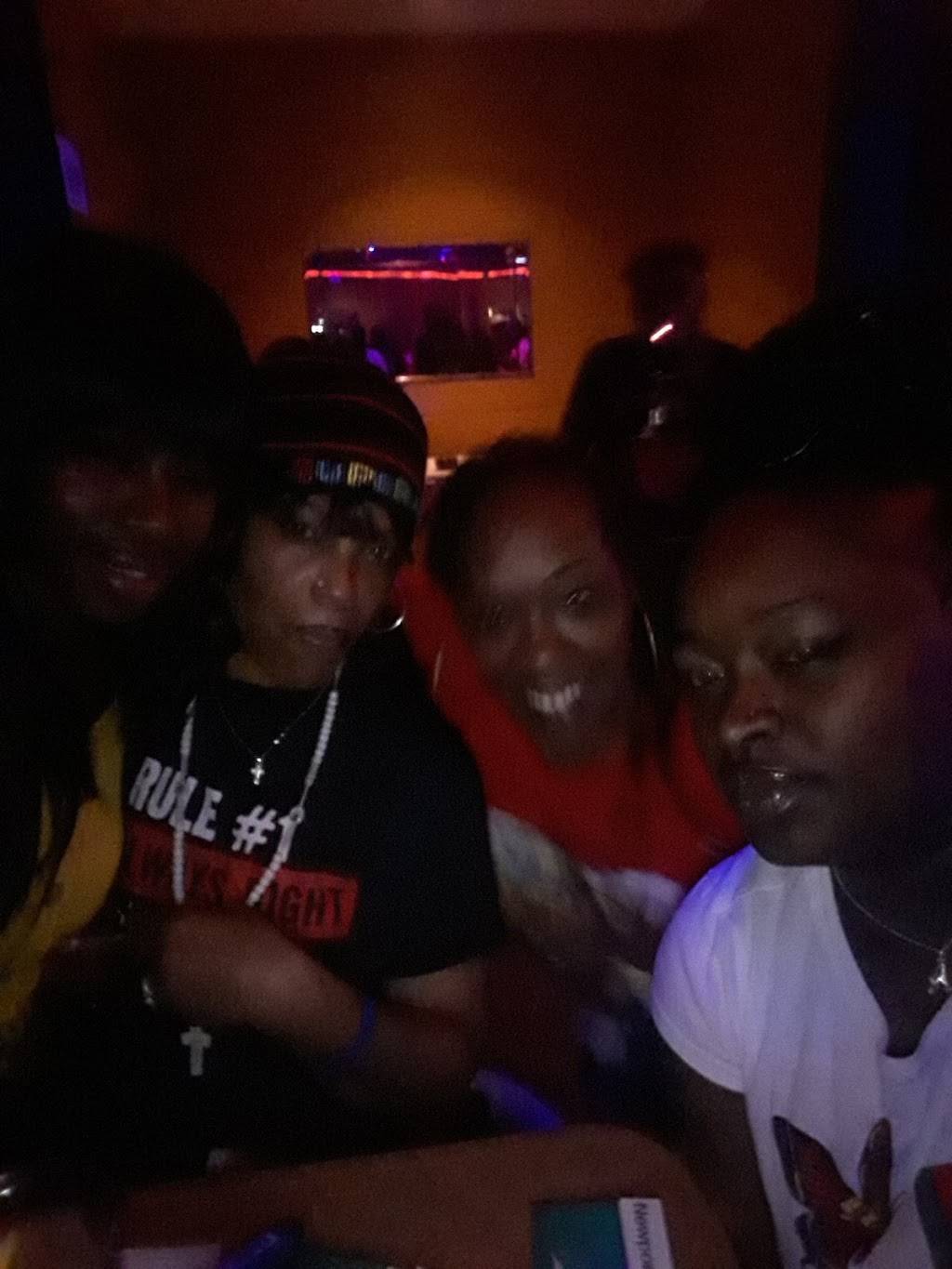 Cave Restaurant & Lounge | restaurant | 3430 Covington Dr, Decatur, GA 30032, USA | 4042893772 OR +1 404-289-3772