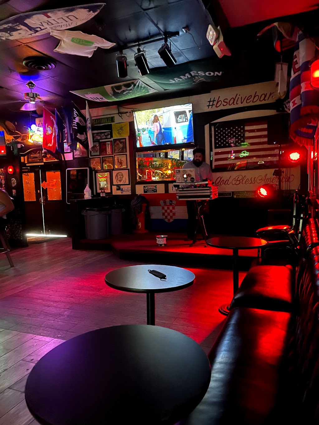 Blarney Stone | restaurant | 11761 Edinger Ave, Fountain Valley, CA 92708, USA | 7147759987 OR +1 714-775-9987