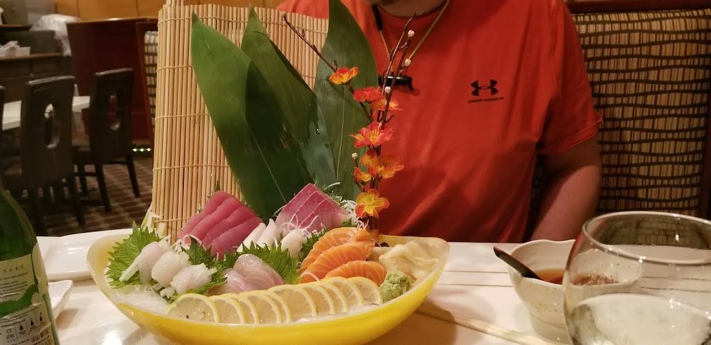 Sakura Japanese Steakhouse and Sushi Bar | restaurant | 102 Railway Ln, Hagerstown, MD 21740, USA | 3013938680 OR +1 301-393-8680