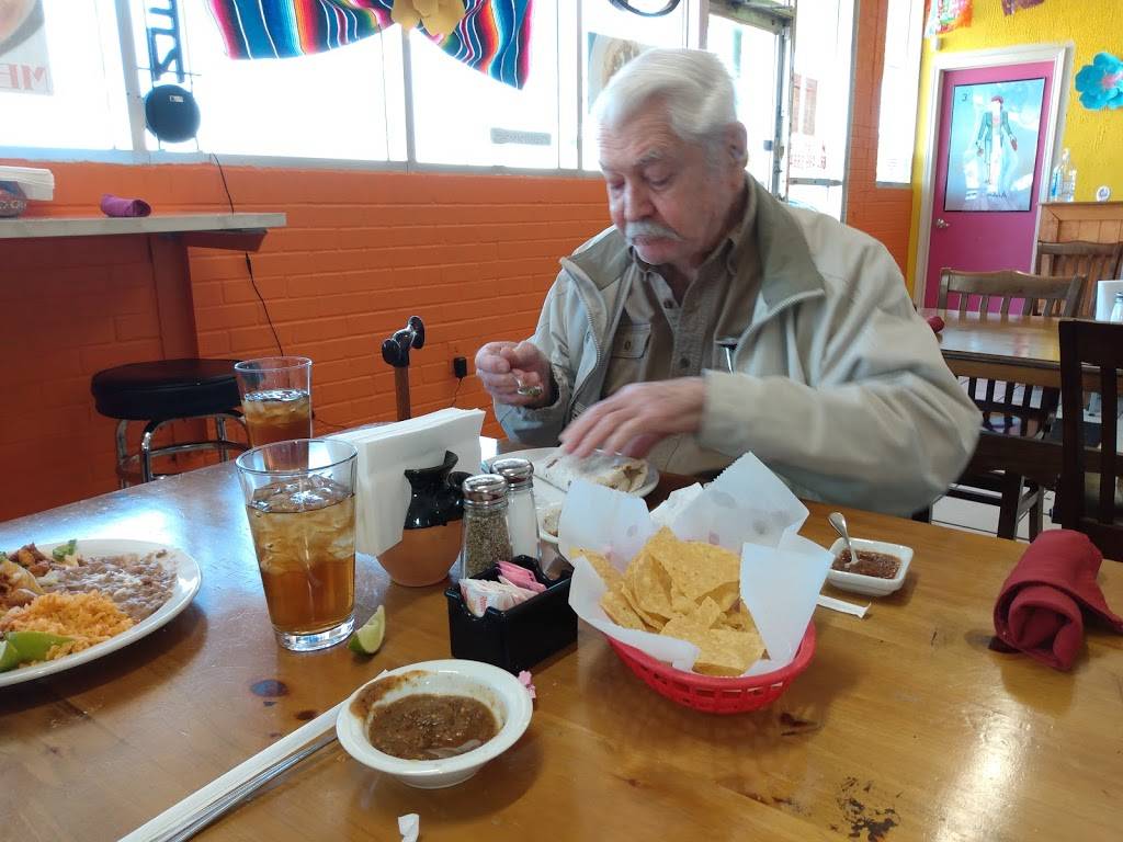 La Casa De Lina | restaurant | 5216 Wedgmont Cir N, Fort Worth, TX 76133, USA | 6824995884 OR +1 682-499-5884