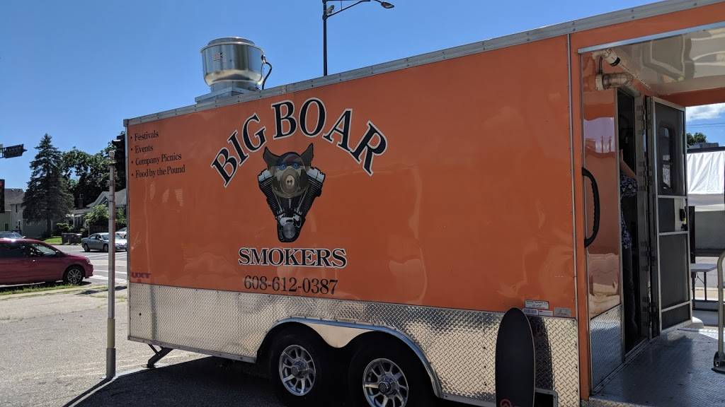 Big Boar BBQ George Street | restaurant | 1600 George St, La Crosse, WI 54603, USA | 6087901877 OR +1 608-790-1877