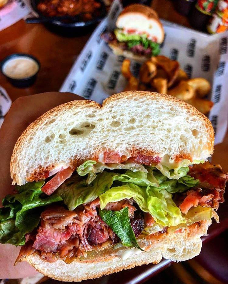 Fat City Brew & BBQ | restaurant | 1740 Pacific Ave, Stockton, CA 95204, USA | 2093234920 OR +1 209-323-4920