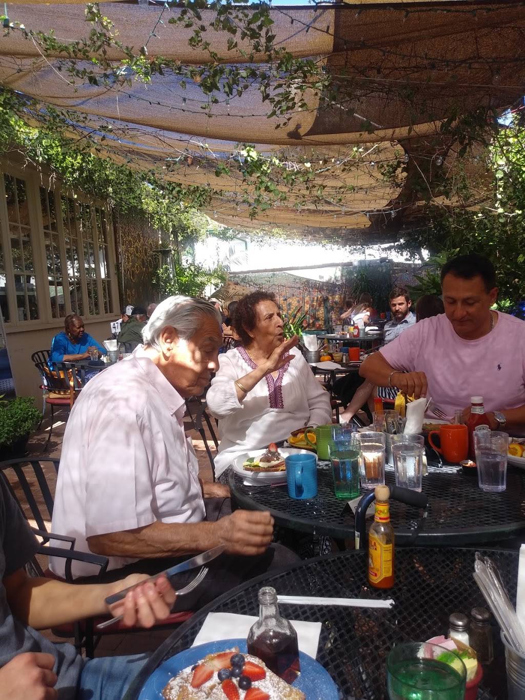 Cafe a la CArt and Carte Blanche Catering | restaurant | 150 N Main Ave, Tucson, AZ 85701, USA | 5206288533 OR +1 520-628-8533