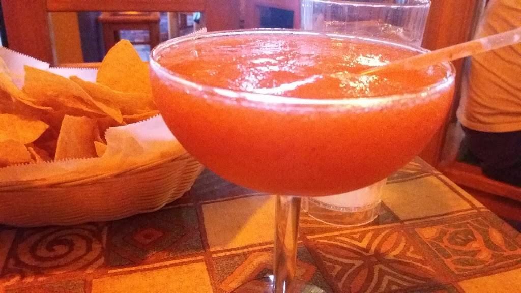 La Mex | restaurant | 930 W Custer Ave, Pontiac, IL 61764, USA | 8158444564 OR +1 815-844-4564