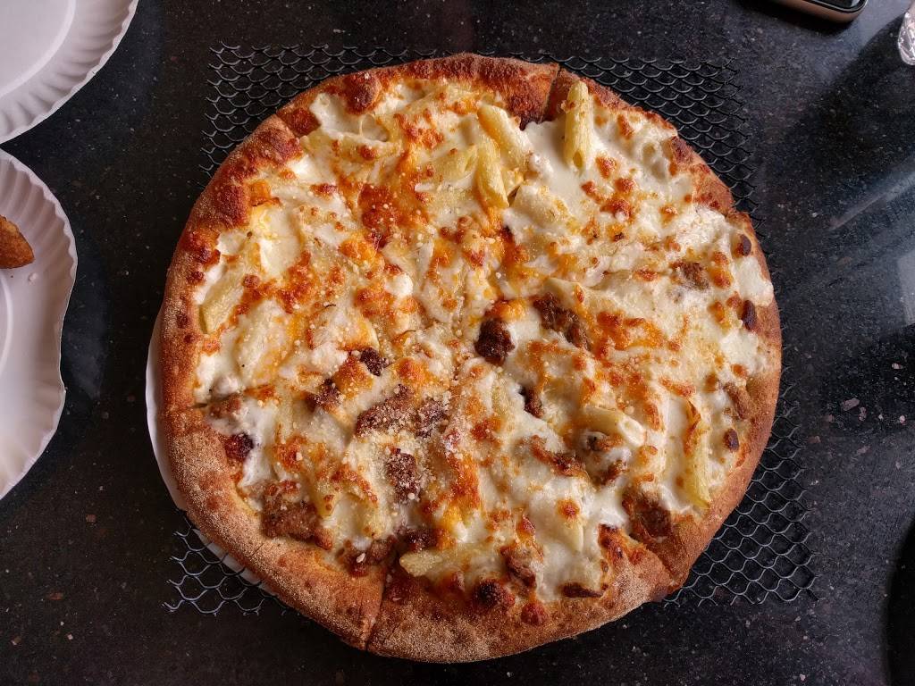 Famous Pizza Newburyport | restaurant | 2 Storey Ave, Newburyport, MA 01950, USA | 9784629644 OR +1 978-462-9644