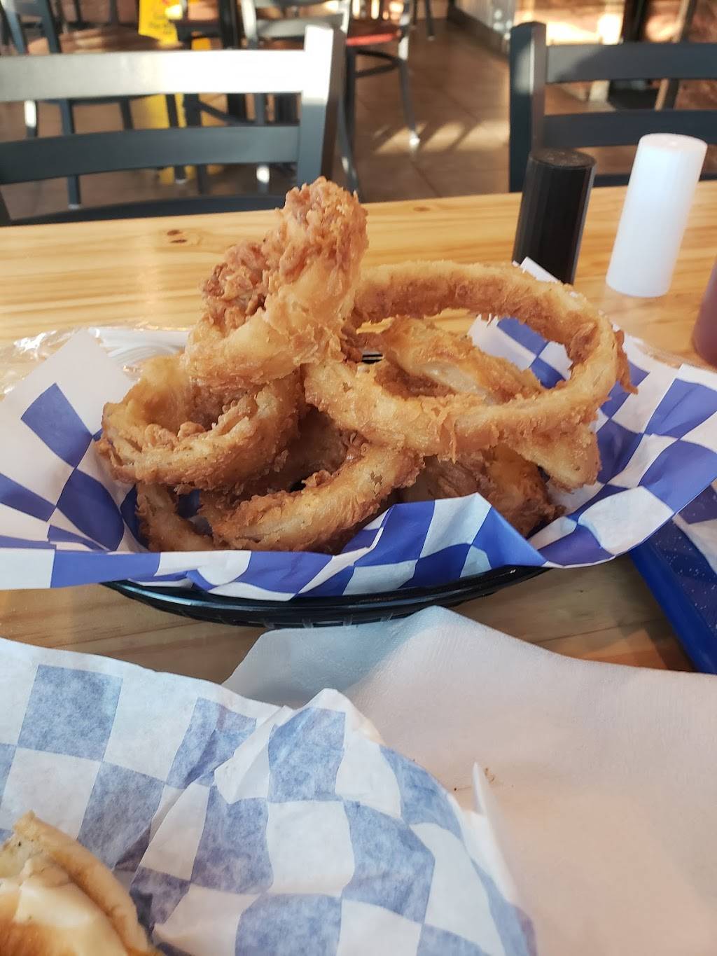 Relic Burger | restaurant | 894 TX-31, Chandler, TX 75758, USA | 9035152032 OR +1 903-515-2032