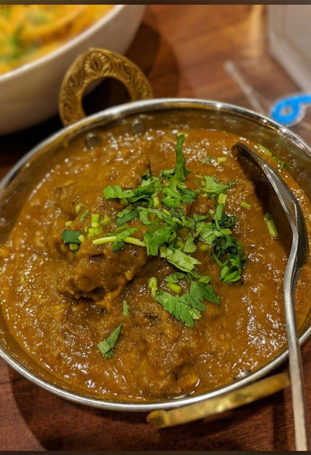 Momo house | restaurant | 131A Maple Ave W, Vienna, VA 22180, USA | 5714592614 OR +1 571-459-2614