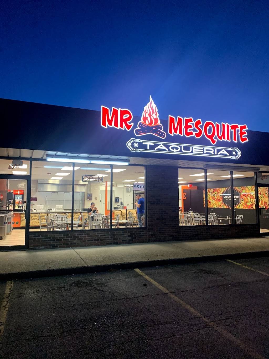 Mr. Mesquite Taqueria | restaurant | 812 E Higgins Rd, Elk Grove Village, IL 60007, USA | 8479798685 OR +1 847-979-8685